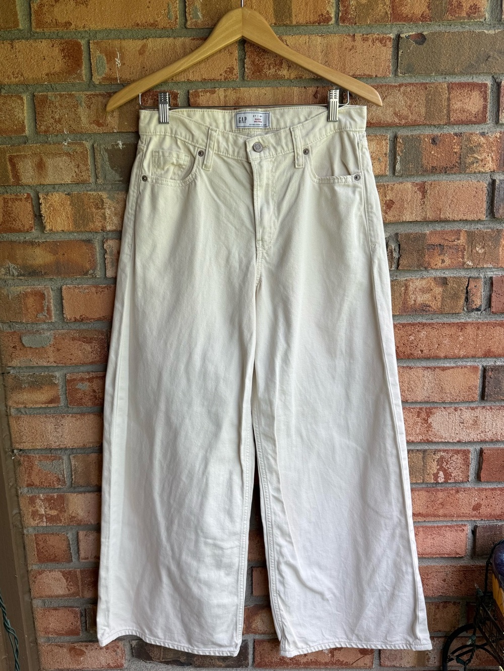 GAP Women's Mid Rise UltraSoft Baggy Wide Leg Jeans in Ecru Beige Neutral 27/4 - Picture 2 of 7